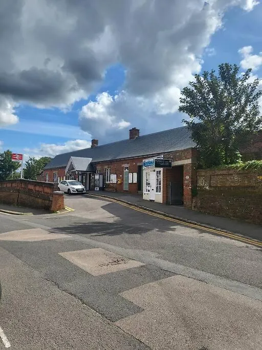 Entire Reigate Apartment Hosted By Pius United Kingdom