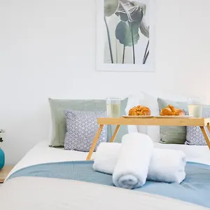 Cresta House - Modern , Luton (Bedfordshire) United Kingdom